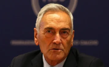 Presidente da federação italiana deixa cargo após fracasso na Copa Presidente da federação italiana deixa cargo após fracasso na Copa